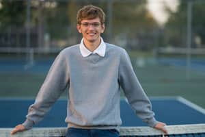 Home noah senior pic5